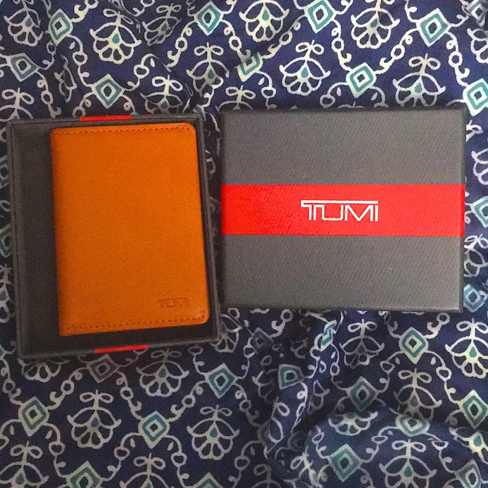 Tumi wallet